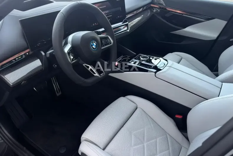 BMW 550 din 2025 cu 7.421 km - oferta BMW174965 - foto 27