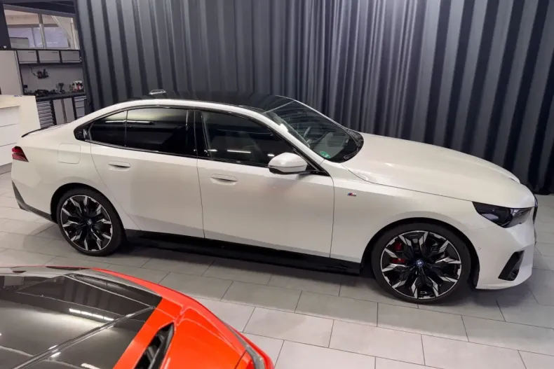 BMW 550 din 2025 cu 10.000 km - oferta BMW174966 - foto 11