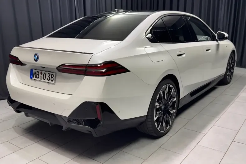 BMW 550 din 2025 cu 10.000 km - oferta BMW174966 - foto 12