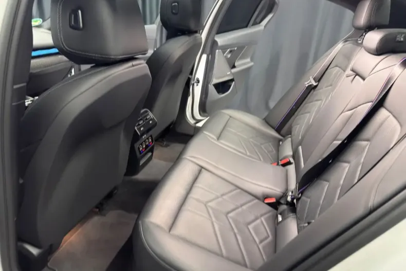 BMW 550 din 2025 cu 10.000 km - oferta BMW174966 - foto 27