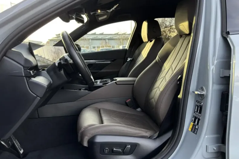 BMW 550 din 2025 cu 40.469 km - oferta BMW174971 - foto 3