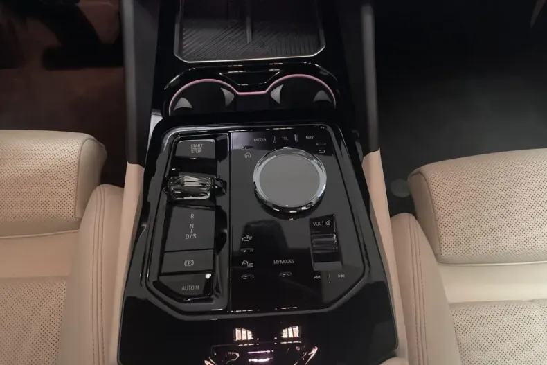 BMW 550 din 2024 cu 28.222 km - oferta BMW174973 - foto 14