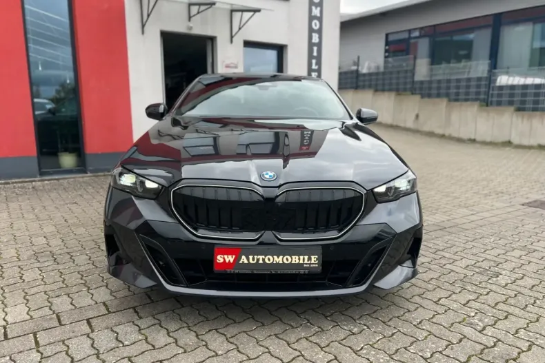 BMW 550 din 2024 cu 37.920 km - oferta BMW174977 - foto 3