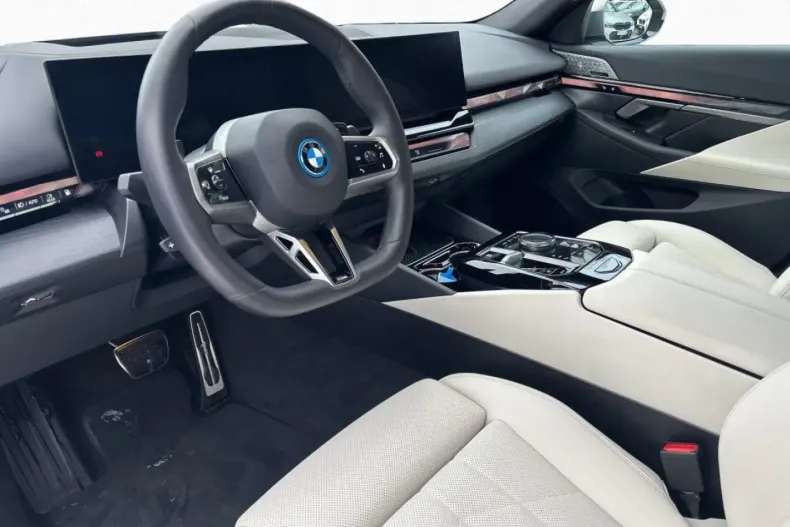 BMW 550 din 2024 cu 16.872 km - oferta BMW174978 - foto 10