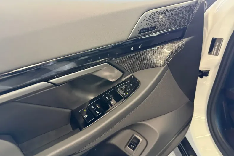 BMW 540 din 2025 cu 17.993 km - oferta BMW174983 - foto 13