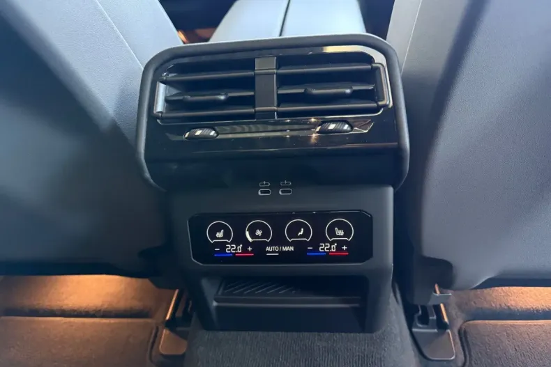 BMW 540 din 2025 cu 17.993 km - oferta BMW174983 - foto 25