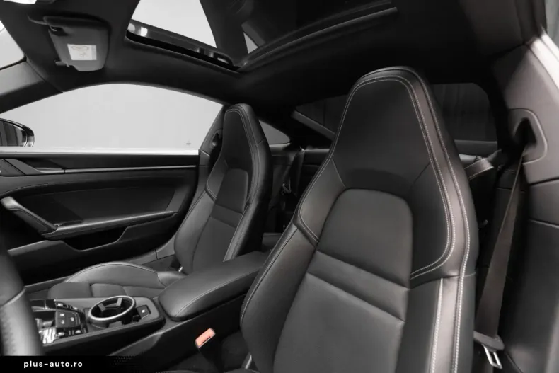 Porsche 911 din 2022 cu 10.000 km - oferta POR174997 - foto 8