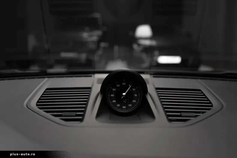 Porsche 911 din 2022 cu 10.000 km - oferta POR174997 - foto 17