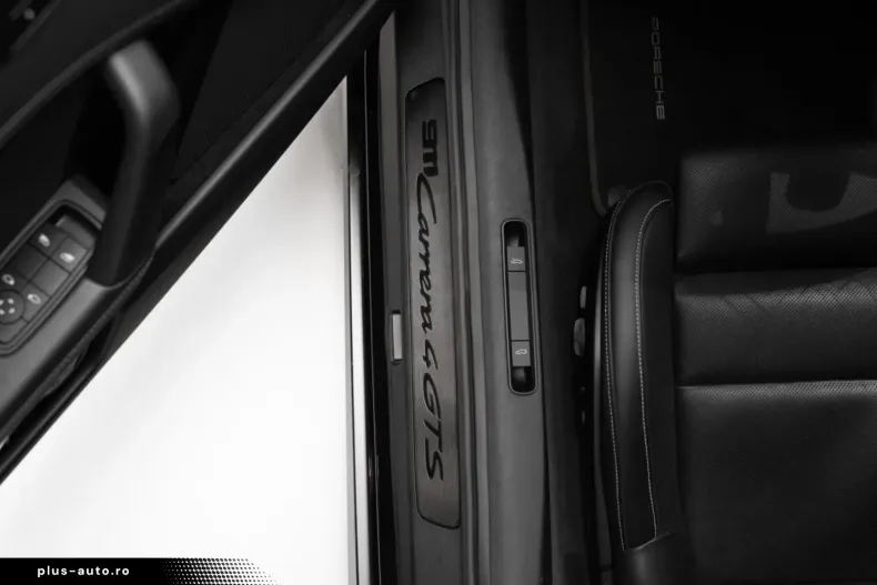 Porsche 911 din 2022 cu 10.000 km - oferta POR174997 - foto 21