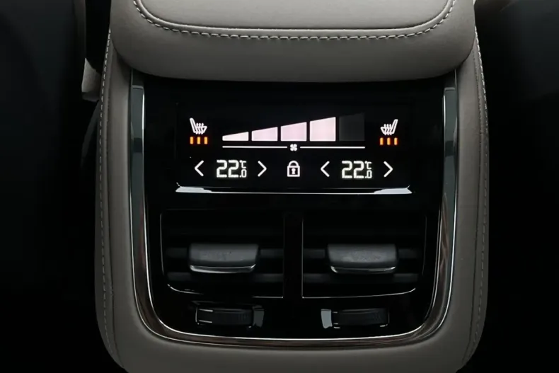 Volvo XC90 din 2025 cu 12.000 km - oferta VOL175000 - foto 22