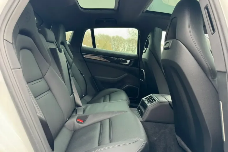 Porsche Panamera din 2023 cu 10.000 km - oferta POR175001 - foto 14