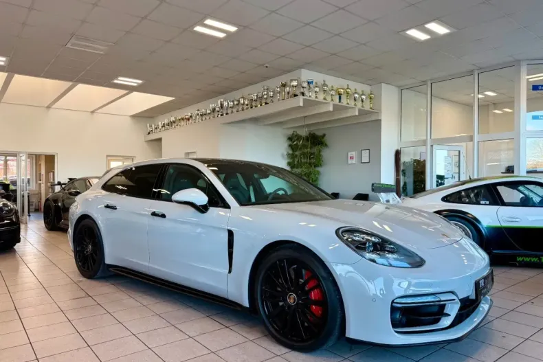 Porsche Panamera din 2022 cu 71.989 km - oferta POR175006 - foto 1