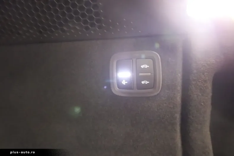 Porsche Macan din 2025 cu 4.312 km - oferta POR175010 - foto 34