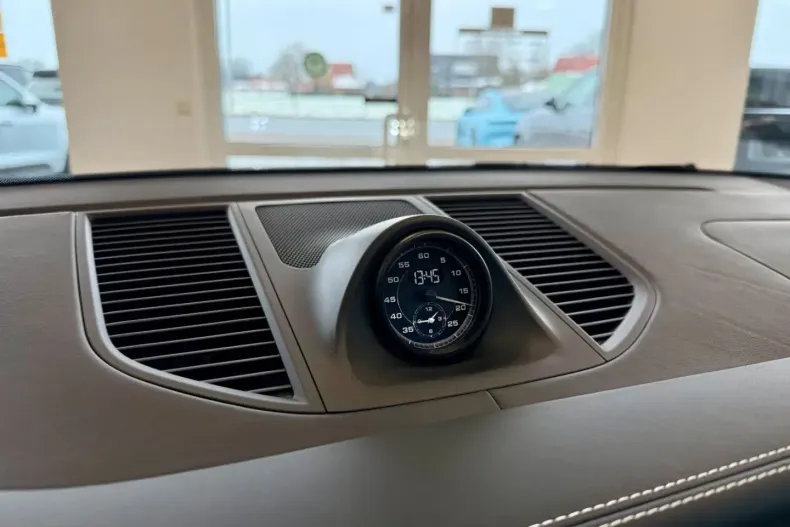 Porsche Macan din 2024 cu 14.658 km - oferta POR175013 - foto 23