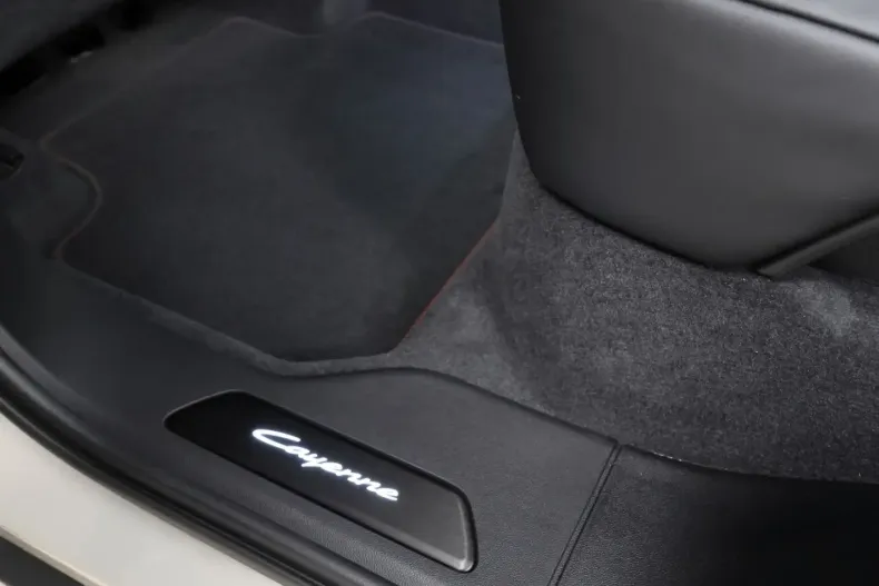 Porsche Cayenne din 2024 cu 16.800 km - oferta POR175033 - foto 26