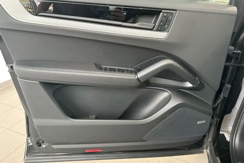 Porsche Cayenne din 2025 cu 6.000 km - oferta POR175038 - foto 10