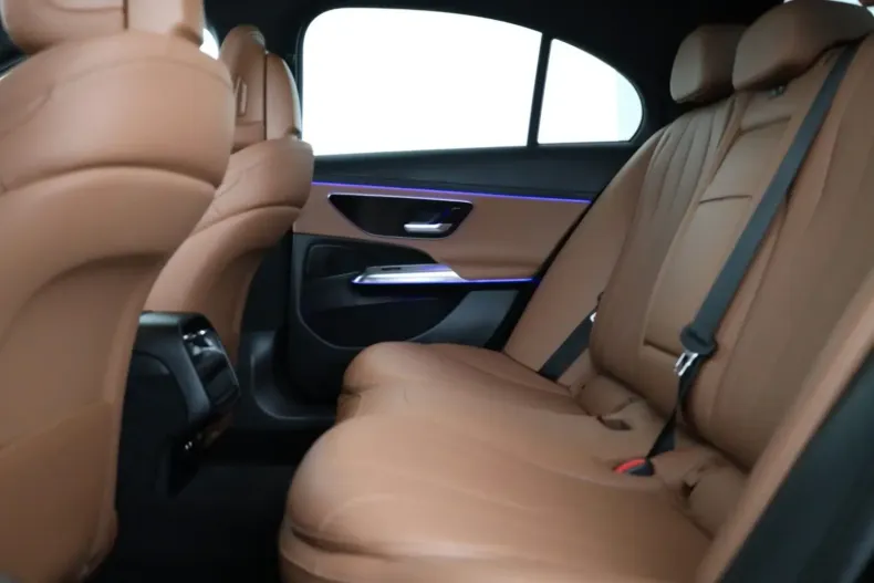 Mercedes-Benz E 300 din 2024 cu 30.000 km - oferta MER175043 - foto 12