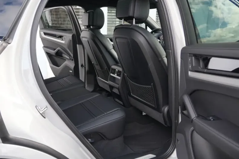 Porsche Cayenne din 2024 cu 19.000 km - oferta POR175062 - foto 39