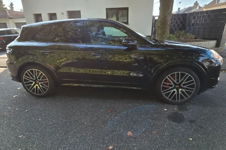 Porsche Cayenne din 2024 cu 23.520 km - oferta POR175066 - foto 5