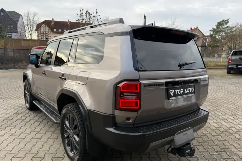 Toyota Land Cruiser din 2024 cu 36.234 km - oferta TOY175074 - foto 4