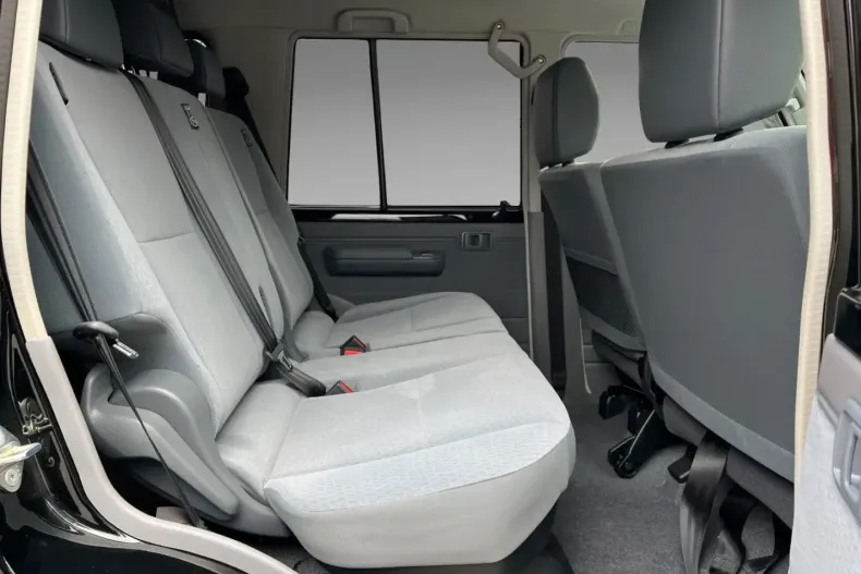 Toyota Land Cruiser din 2025 cu 9.000 km - oferta TOY175076 - foto 14