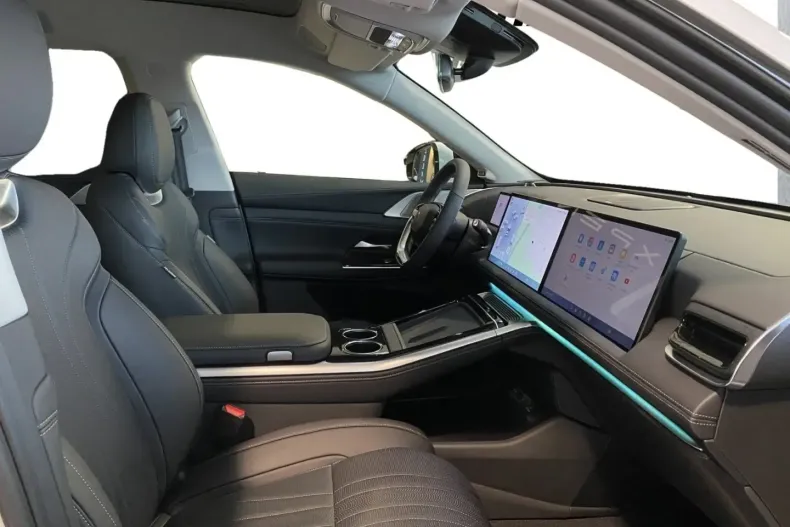 XPENG G9 din 2025 cu 13.802 km - oferta XPE175080 - foto 12