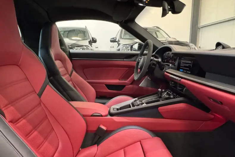 Porsche 992 din 2025 cu 6.000 km - oferta POR175091 - foto 9