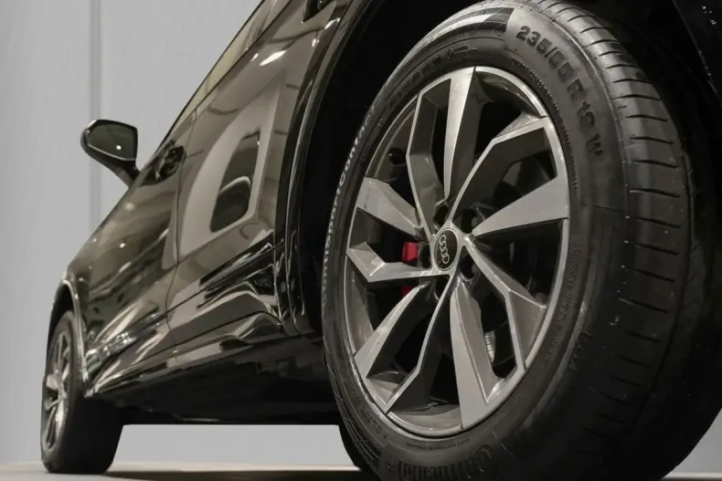 Audi Q5 din 2022 cu 48.917 km - oferta AUD175093 - foto 4