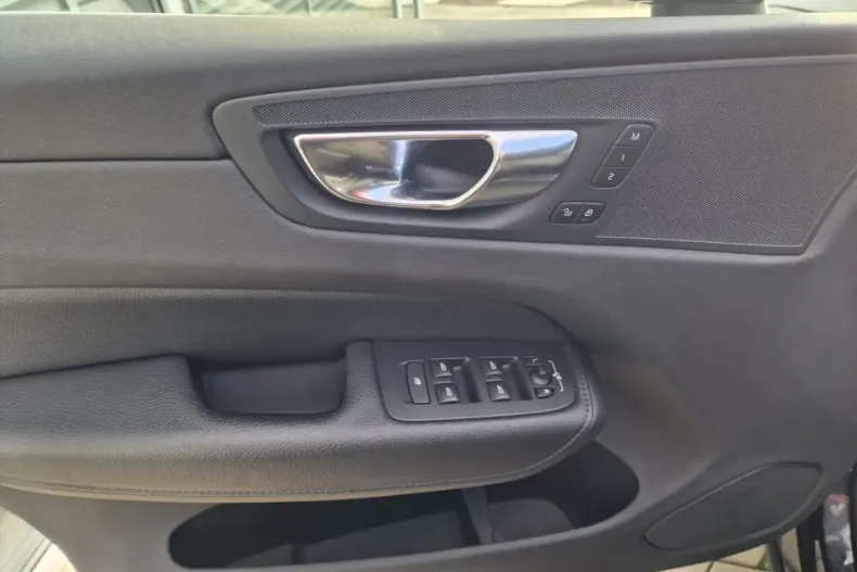 Volvo XC60 din 2021 cu 139.885 km - oferta VOL175140 - foto 8