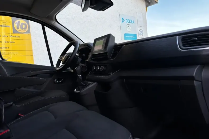 Renault Trafic din 2024 cu 54.000 km - oferta REN175143 - foto 9