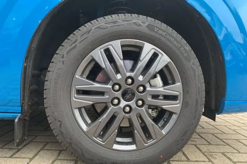 Ford Tourneo Custom din 2025 cu 17.900 km - oferta FOR175144 - foto 9