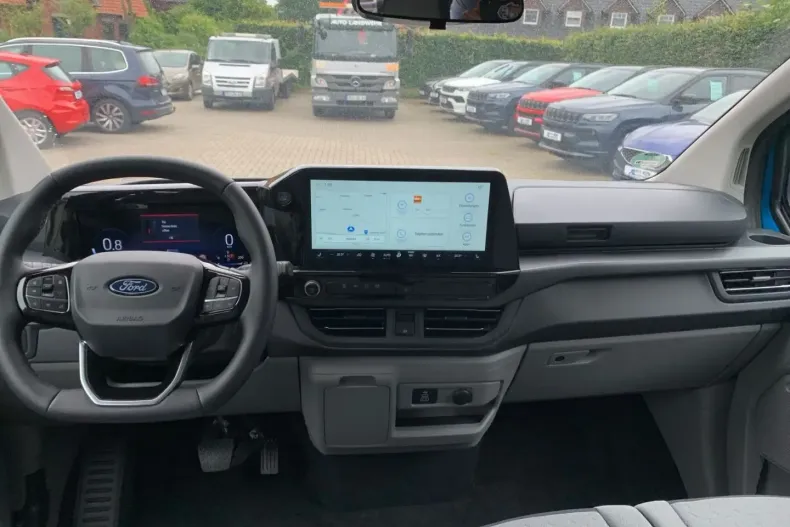 Ford Tourneo Custom din 2025 cu 17.900 km - oferta FOR175144 - foto 11