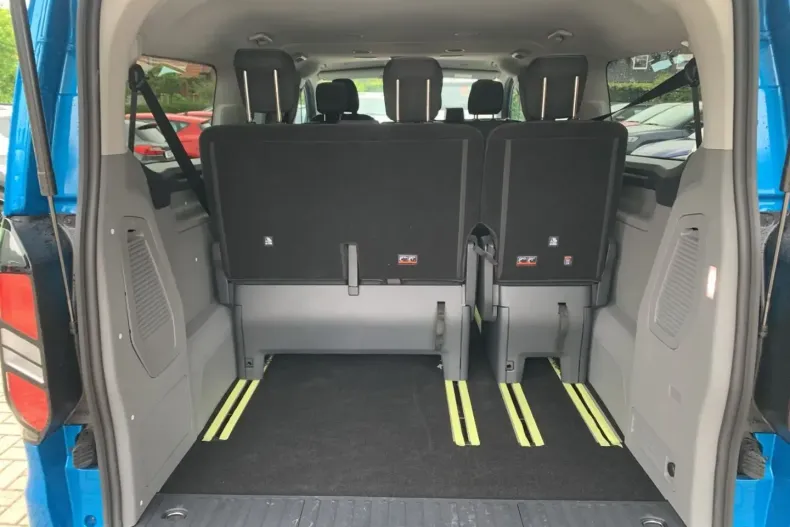 Ford Tourneo Custom din 2025 cu 17.900 km - oferta FOR175144 - foto 18