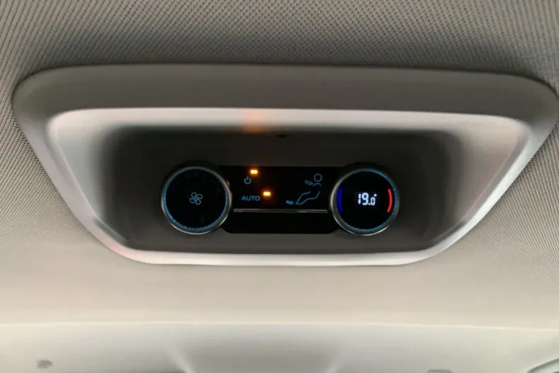 Ford Tourneo Custom din 2025 cu 17.900 km - oferta FOR175144 - foto 24