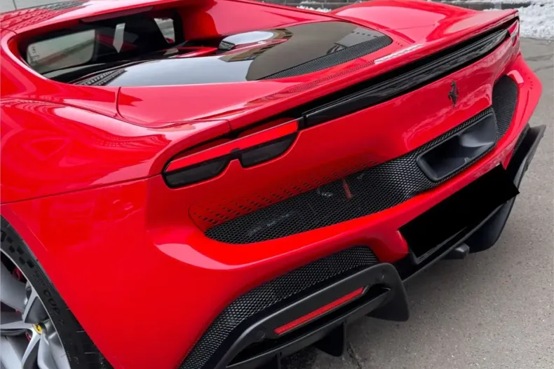 Ferrari 296 GTB din 2024 cu 2.700 km - oferta FER175189 - foto 8