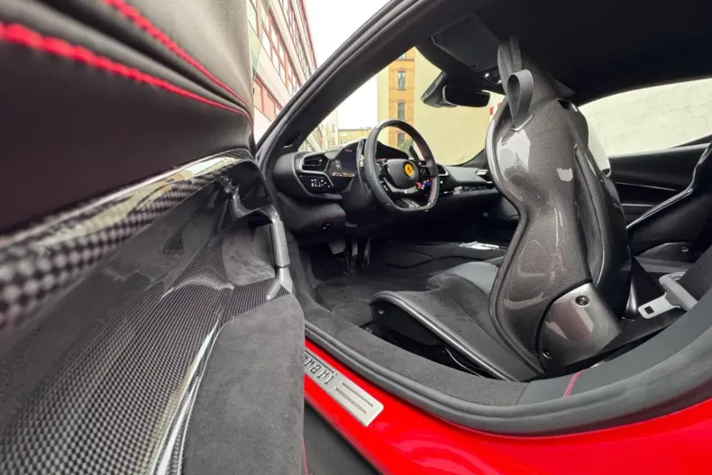 Ferrari 296 GTB din 2024 cu 2.700 km - oferta FER175189 - foto 10