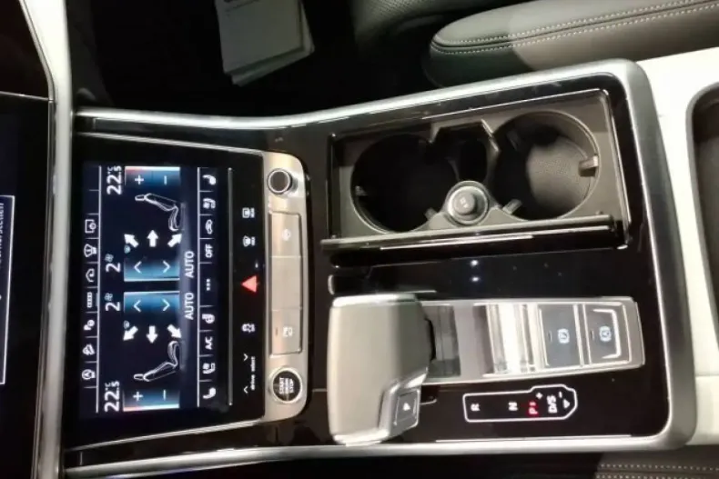 Audi Q7 din 2024 cu 2.383 km - oferta AUD175204 - foto 5