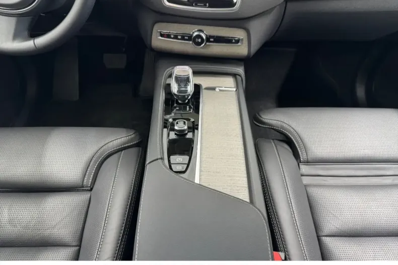 Volvo XC90 din 2024 cu 17.765 km - oferta VOL175205 - foto 9