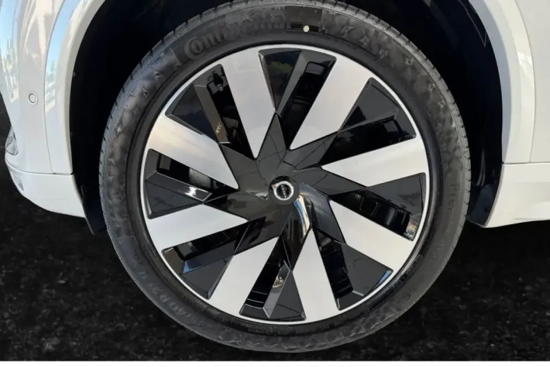 Volvo XC90 din 2024 cu 17.765 km - oferta VOL175205 - foto 14