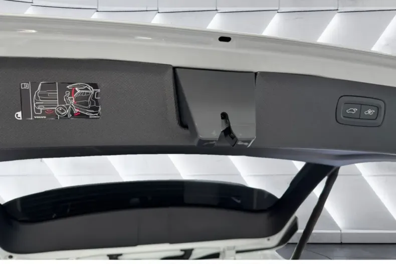 Volvo XC90 din 2024 cu 17.765 km - oferta VOL175205 - foto 15