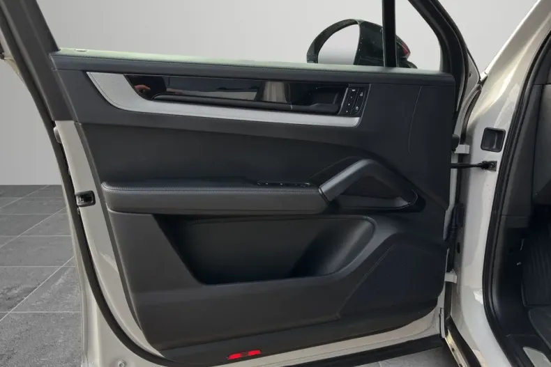 Porsche Cayenne din 2023 cu 68.100 km - oferta POR175229 - foto 16