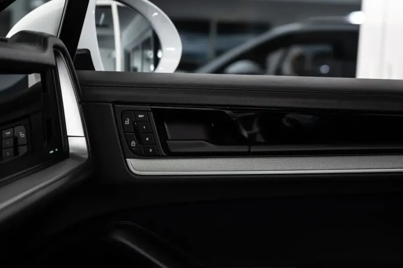 Porsche Cayenne din 2024 cu 68.500 km - oferta POR175234 - foto 18