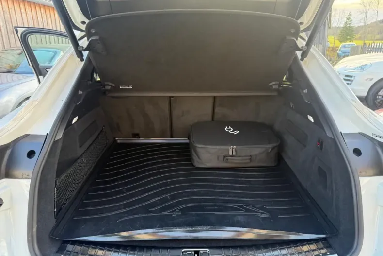 Porsche Cayenne din 2023 cu 69.999 km - oferta POR175247 - foto 19