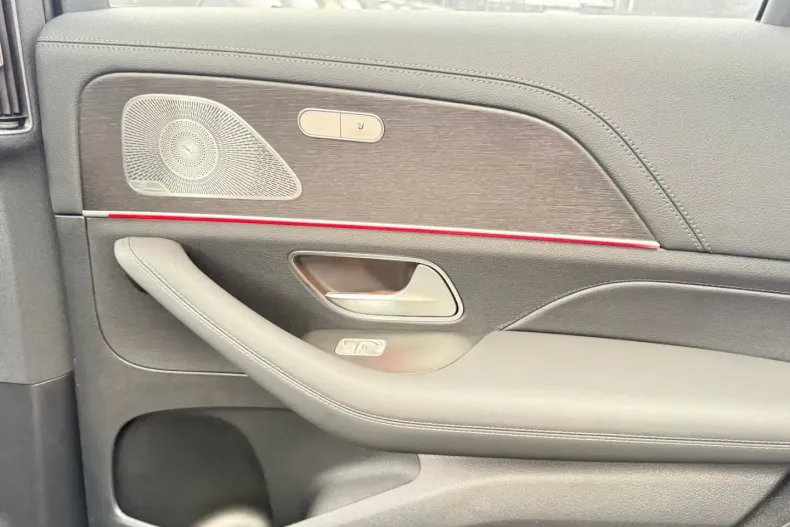 Mercedes-Benz GLE 400 din 2023 cu 42.660 km - oferta MER175248 - foto 41