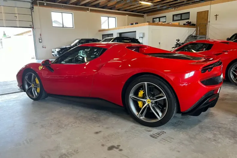 Ferrari 296 GTB din 2022 cu 8.890 km - oferta FER175252 - foto 6