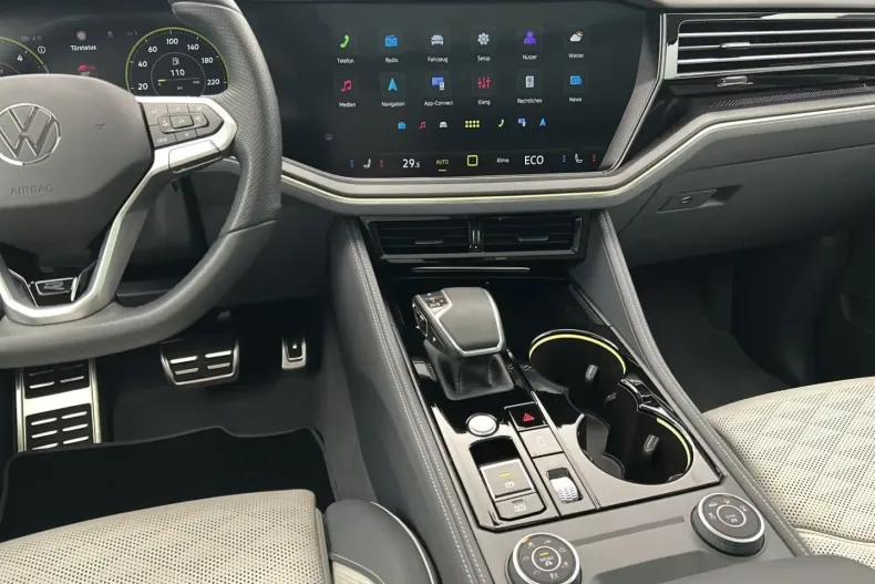 Volkswagen Touareg din 2025 cu 26.753 km - oferta VOL175257 - foto 8