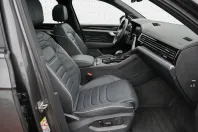 Volkswagen Touareg din 2024 cu 48.900 km - oferta VOL175258 - foto 4