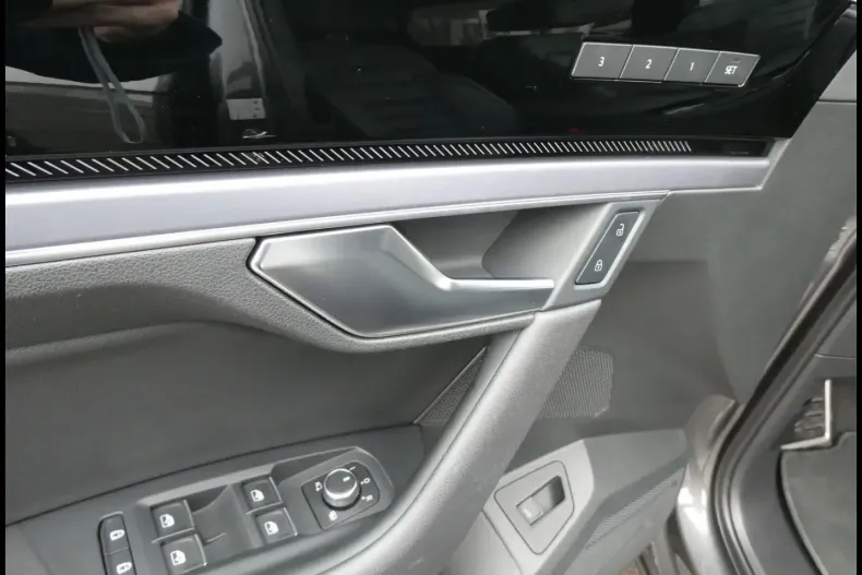 Volkswagen Touareg din 2024 cu 58.016 km - oferta VOL175259 - foto 16