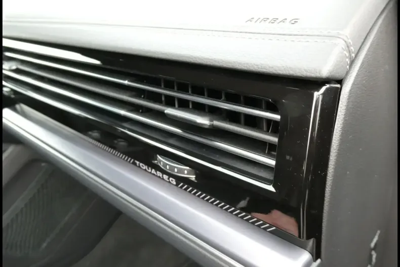 Volkswagen Touareg din 2024 cu 58.016 km - oferta VOL175259 - foto 23