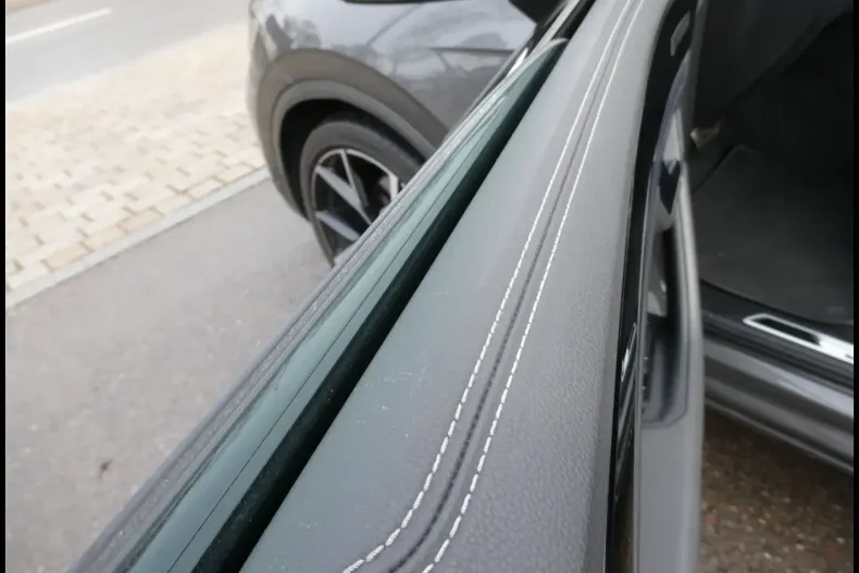 Volkswagen Touareg din 2024 cu 58.016 km - oferta VOL175259 - foto 25